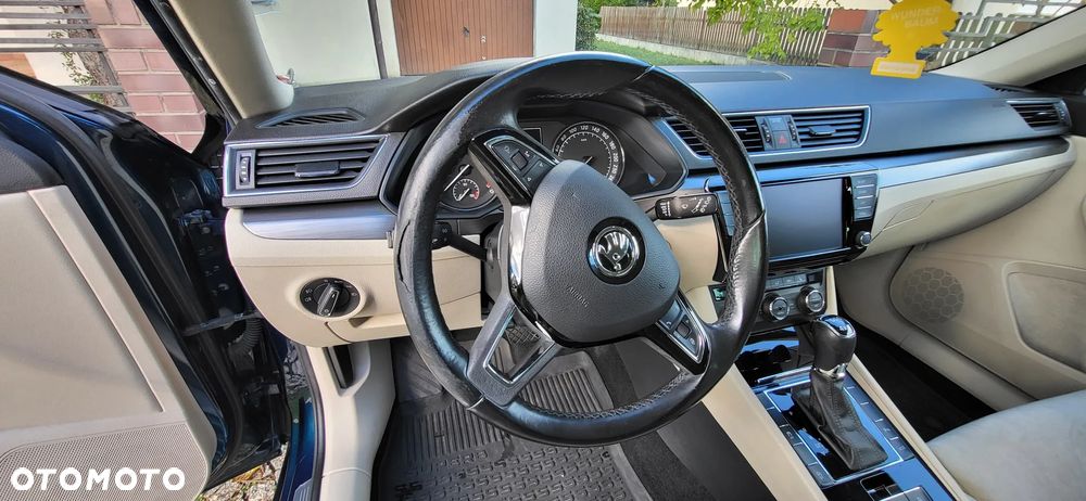 Skoda Superb 2.0 TDI 4x4 Style DSG - 11