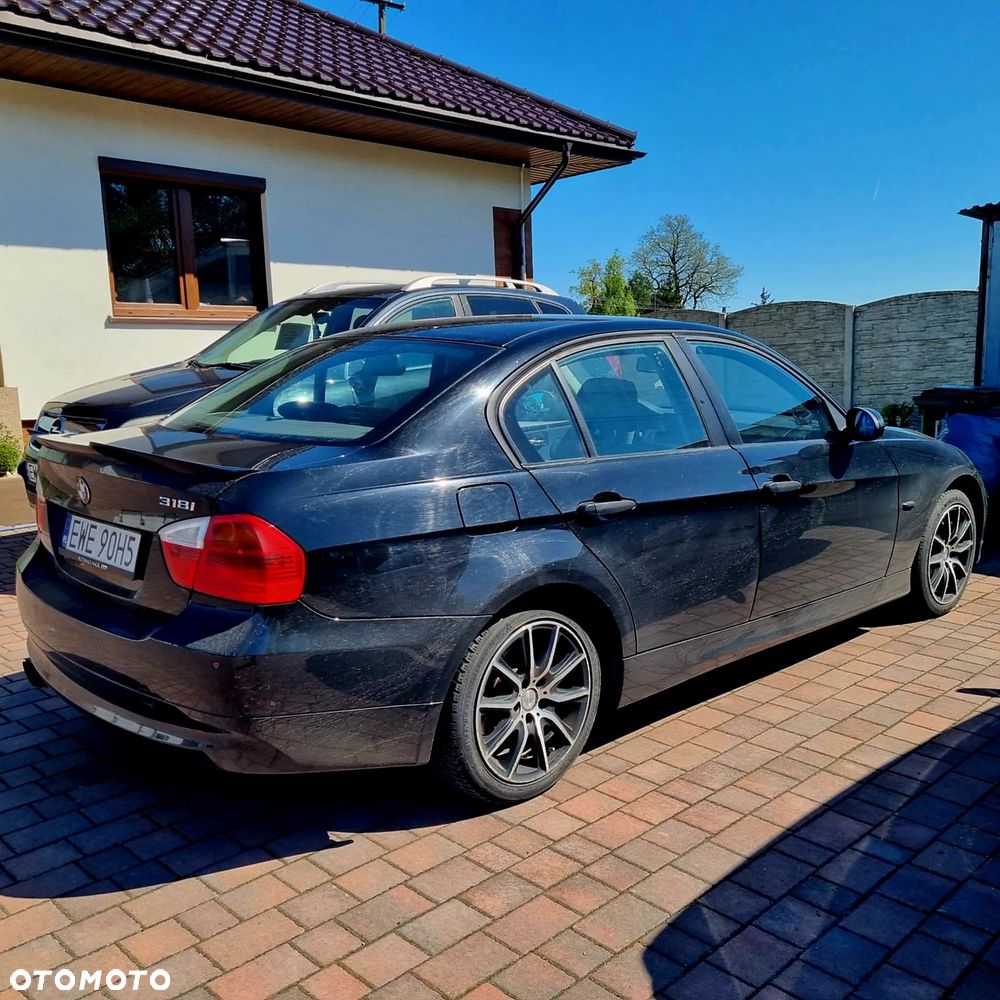 BMW Seria 3 318i - 5