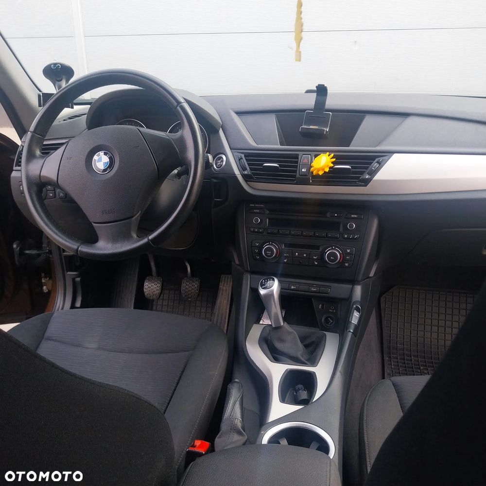 BMW X1 sDrive18d xLine - 8