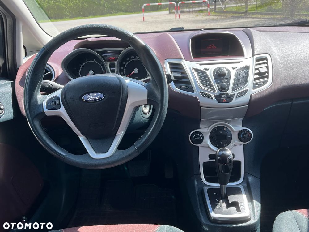 Ford Fiesta - 10