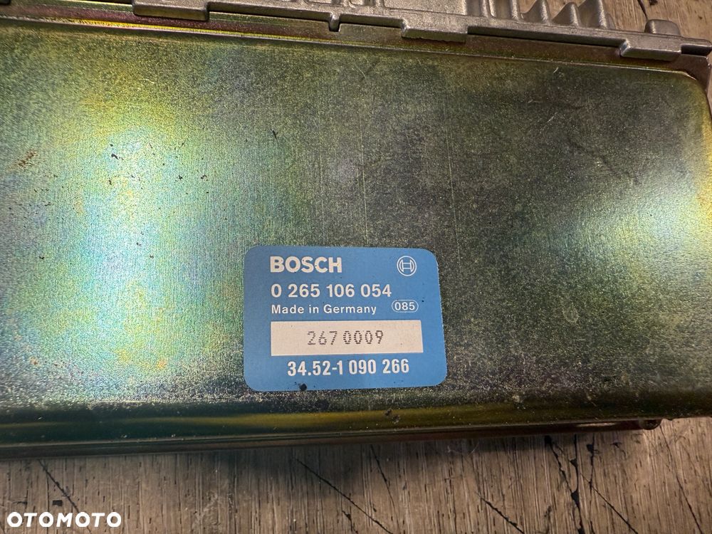 Sterownik abs asc+t e34 e32 Bosch 0265106054 / 1090266 - 2