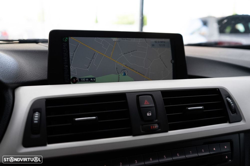 BMW 320 d Auto Pack M - 37