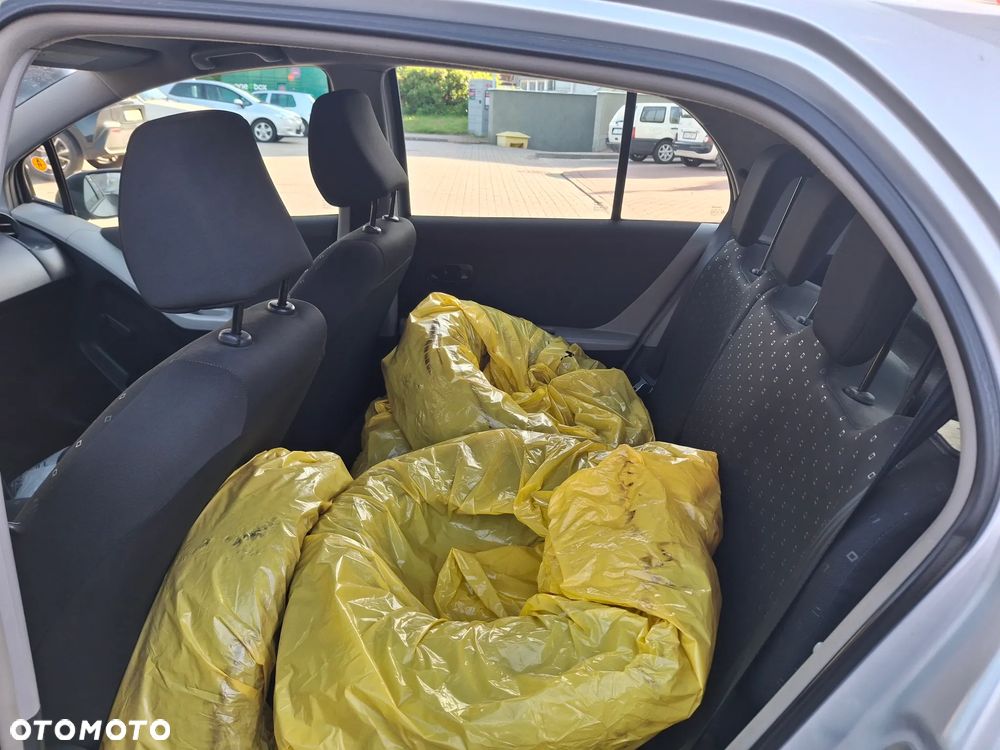 Toyota Yaris 1.0 Luna A/C - 34