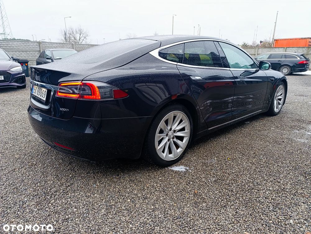 Tesla Model S - 19