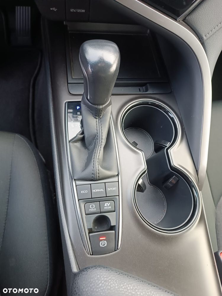 Toyota Camry 2.5 Hybrid Comfort CVT - 18