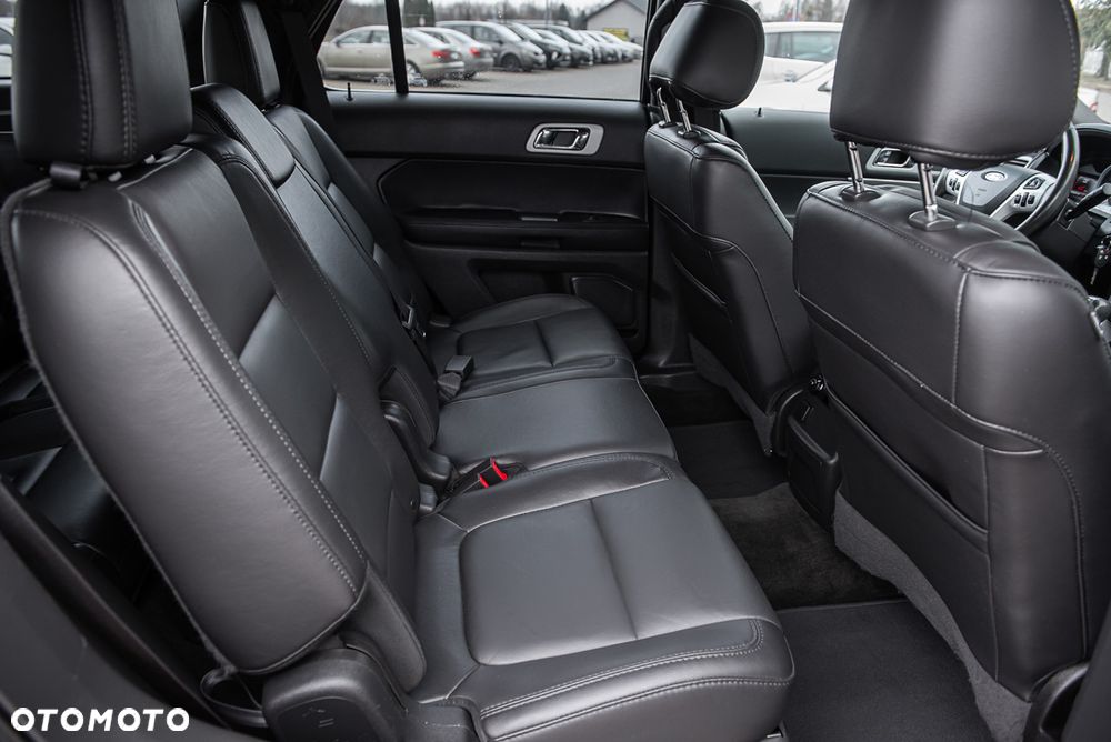 Ford Explorer 4.6 4WD - 31