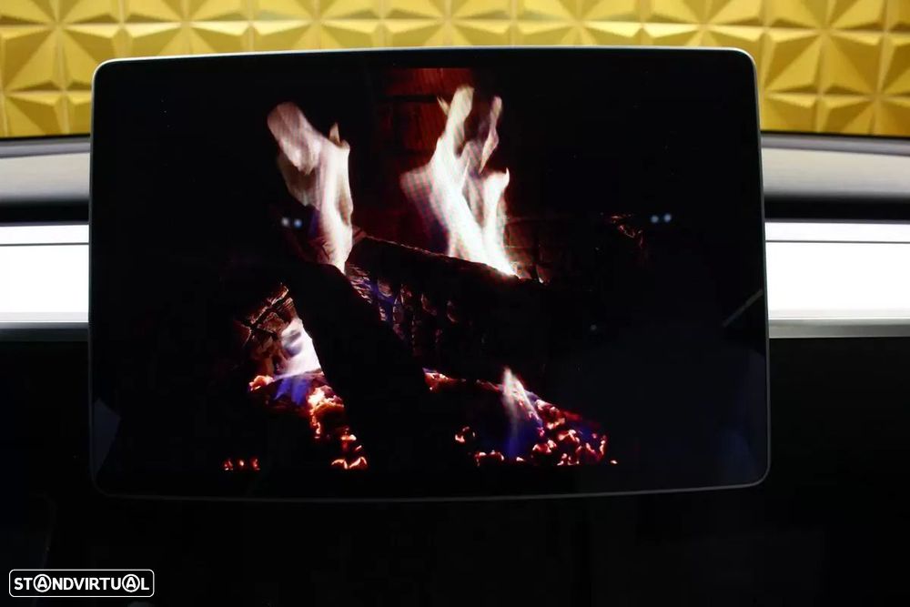 Tesla Model Y Long Range Tração Integral - 31