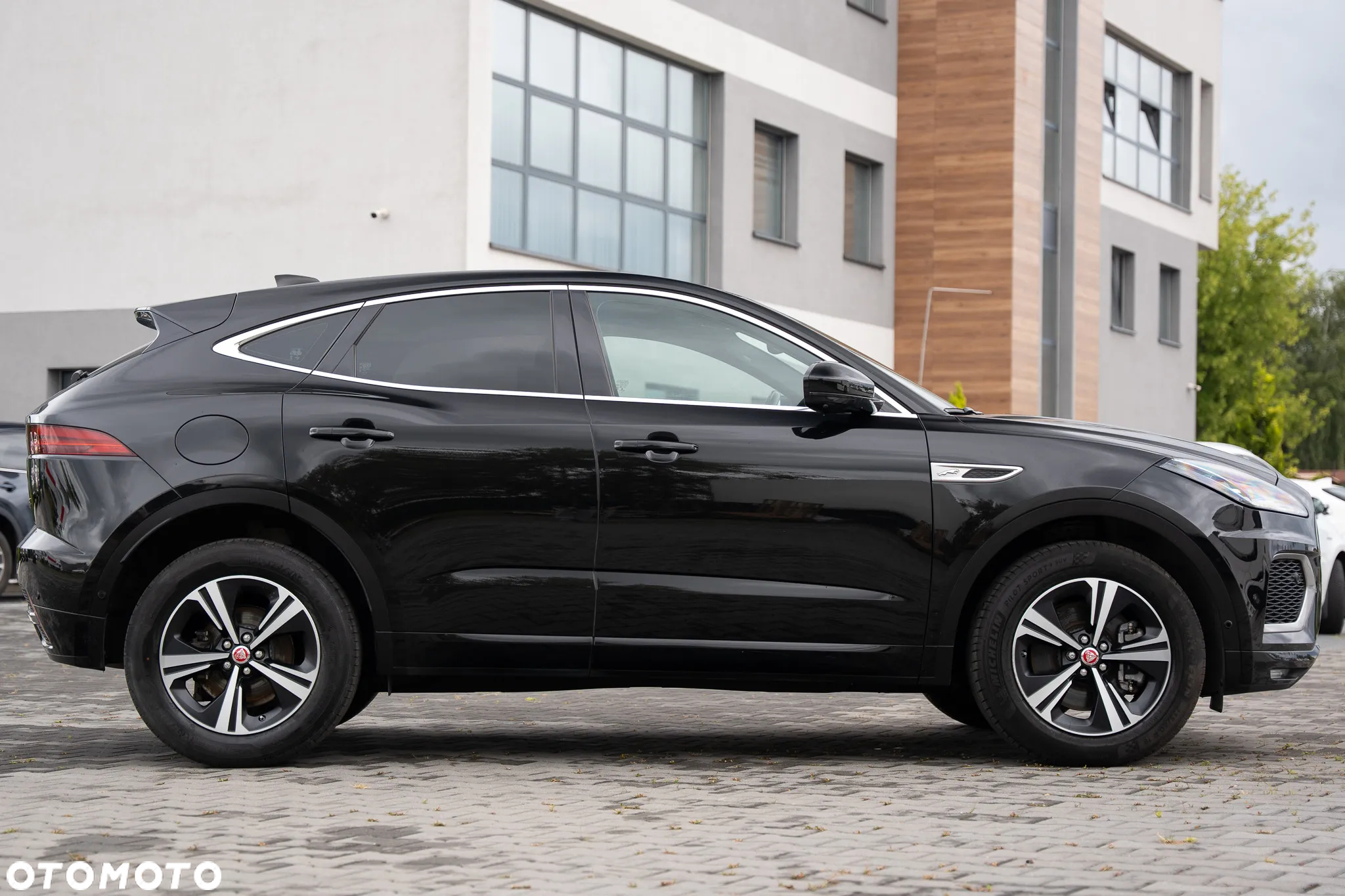 Jaguar E-Pace D200 AWD R-Dynamic - 13