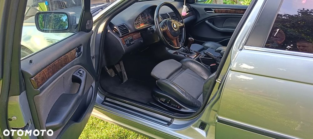 BMW Seria 3 330ix - 21