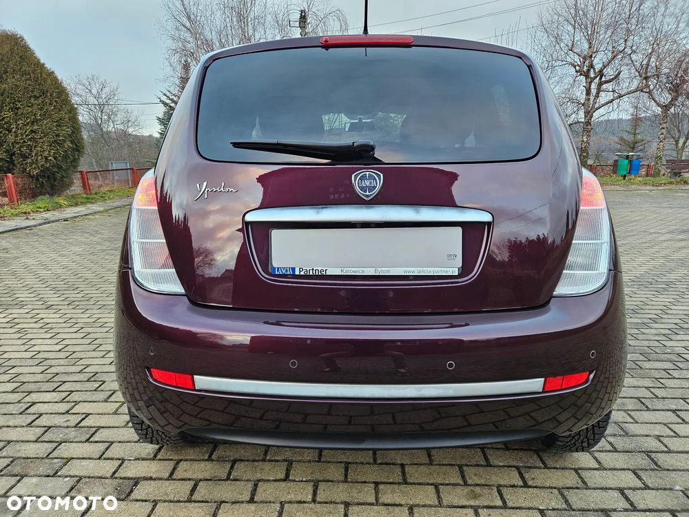 Lancia Ypsilon 1.4 8V Platino (4 os.) - 9