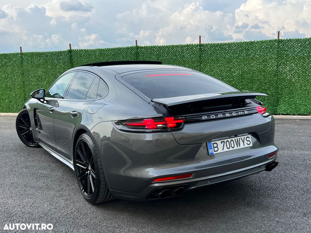 Porsche Panamera 4 - 25