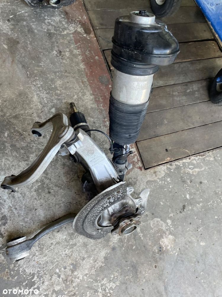 BMW x6 g06 x5 g05 x7 g07 zawieszenie przód lewe przednie xdrive pneumatyka
