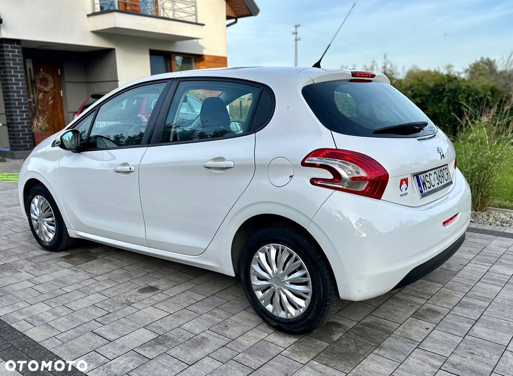 Peugeot 208 - 4