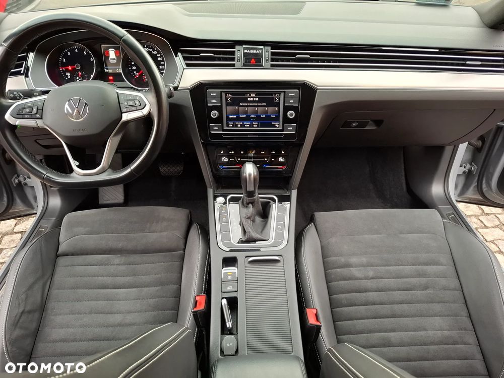 Volkswagen Passat Variant 1.5 TSI EVO Elegance DSG - 19