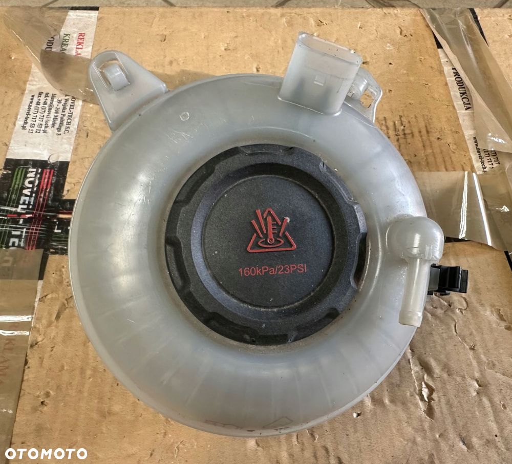 zbiornik chłodnicy vag audi a7 q2 q3 q5 oryginalny 5q0121407aa - 4