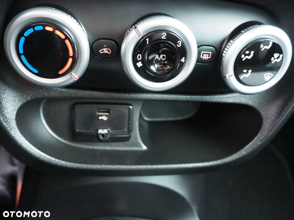 Fiat 500L 1.4 16V Urban Edition - 38
