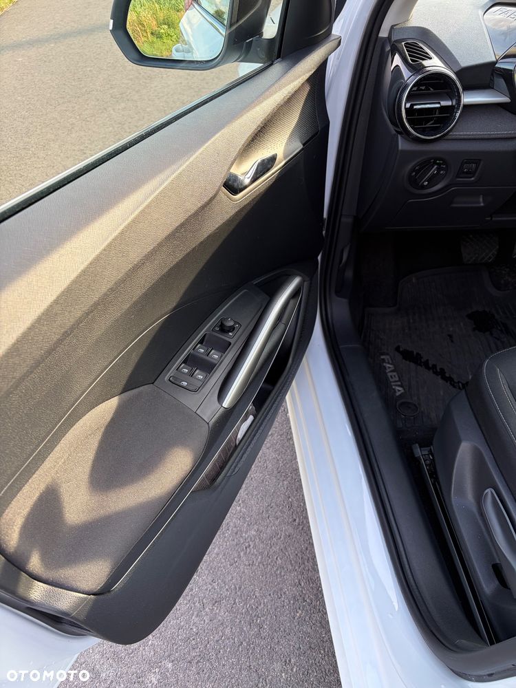 Skoda Fabia 1.0 TSI Ambition DSG - 23