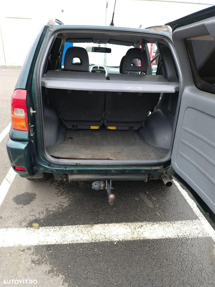 Toyota RAV4 D-4D 4x4 - 10