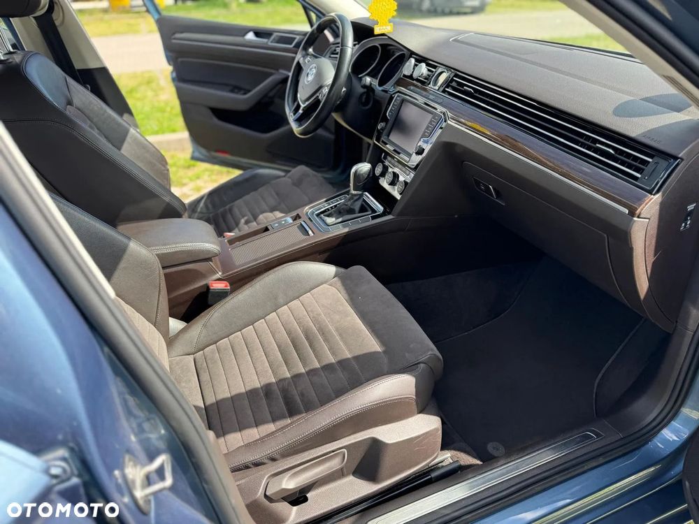 Volkswagen Passat 2.0 TDI Bi-Turbo BMT 4Mot Highline DSG - 4