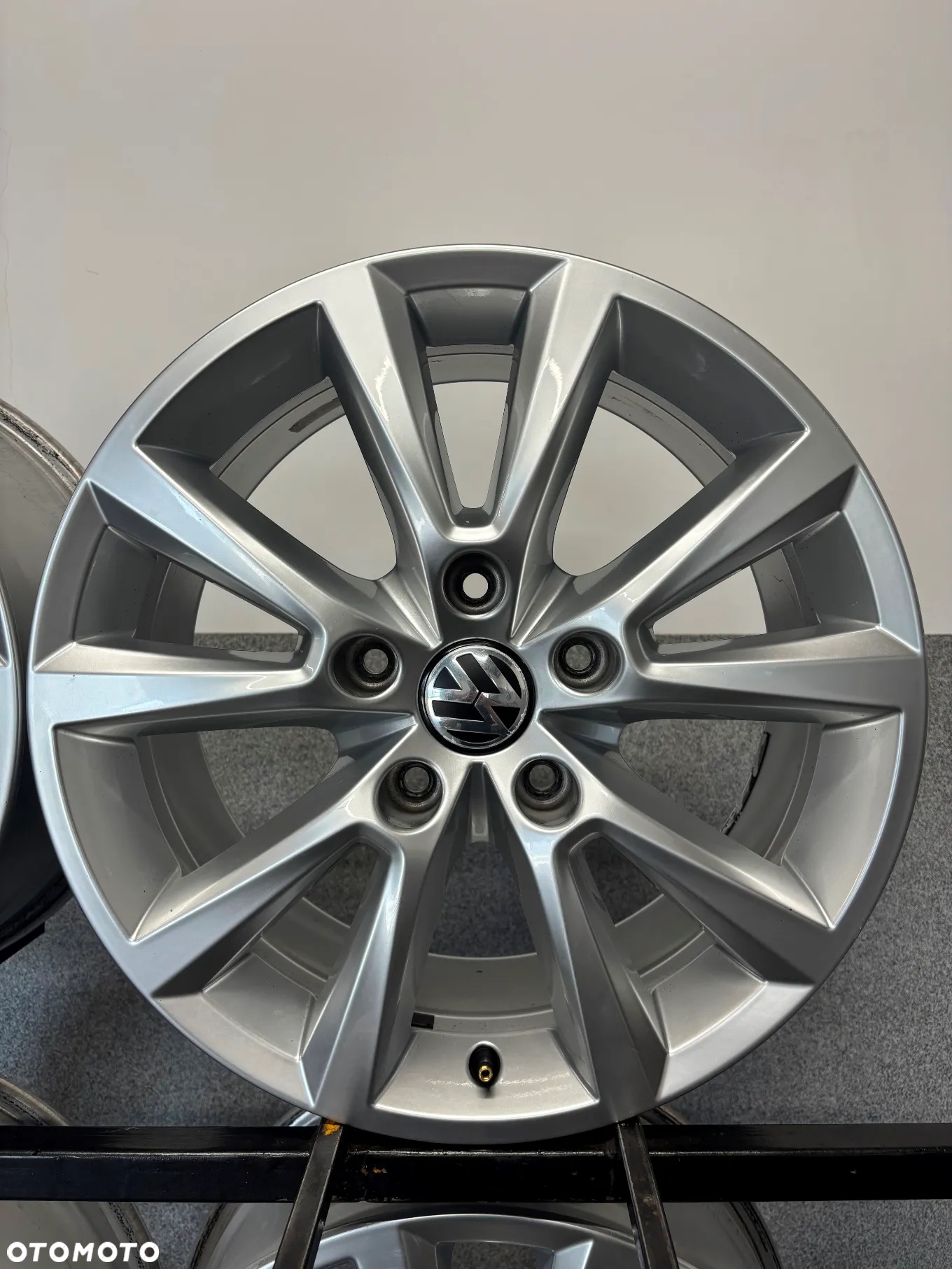 4 FELGI ALU. VW TOUAREG,AUDI Q7,PORSCHE CAYENNE 18'' 8J ET53 5x130 - 4
