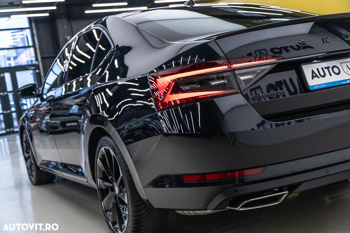Skoda Superb 2.0 TSI 4X4 DSG Sportline - 31