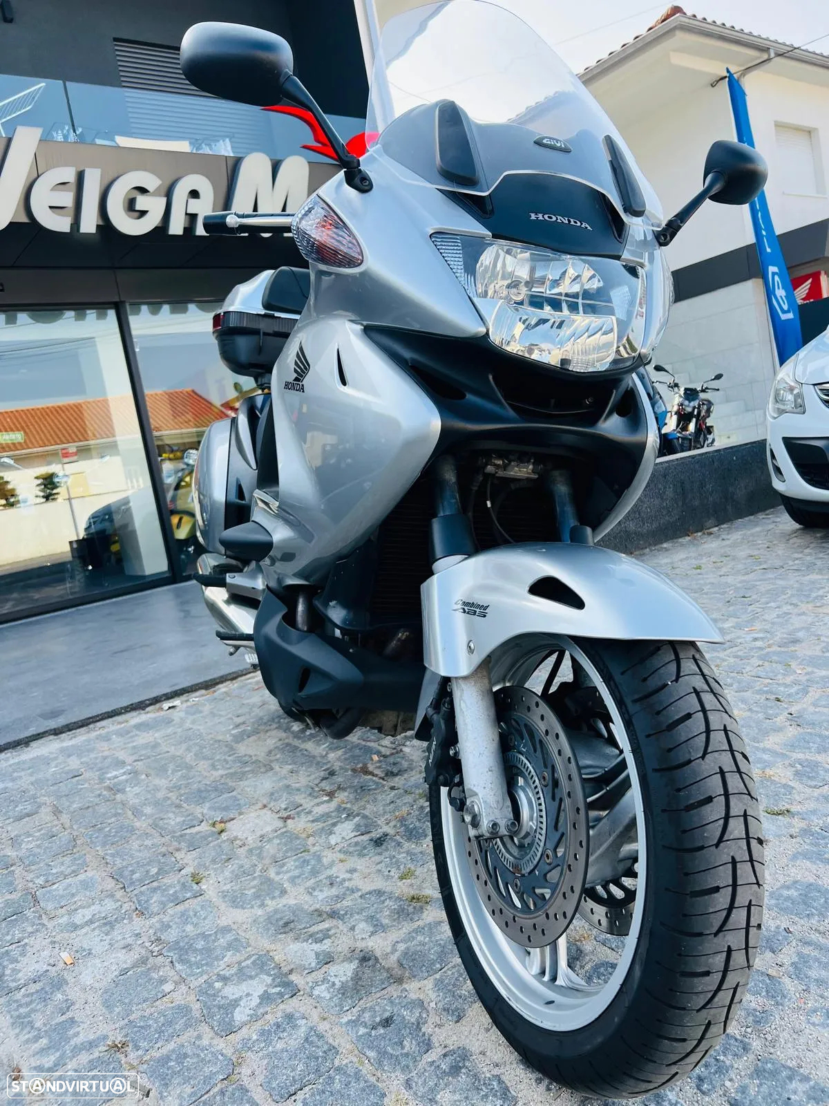 Honda Deauville 700 - 4