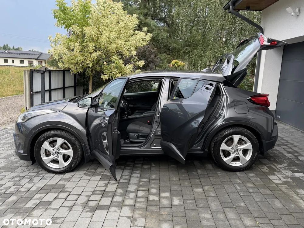Toyota C-HR Business-Edition - 17