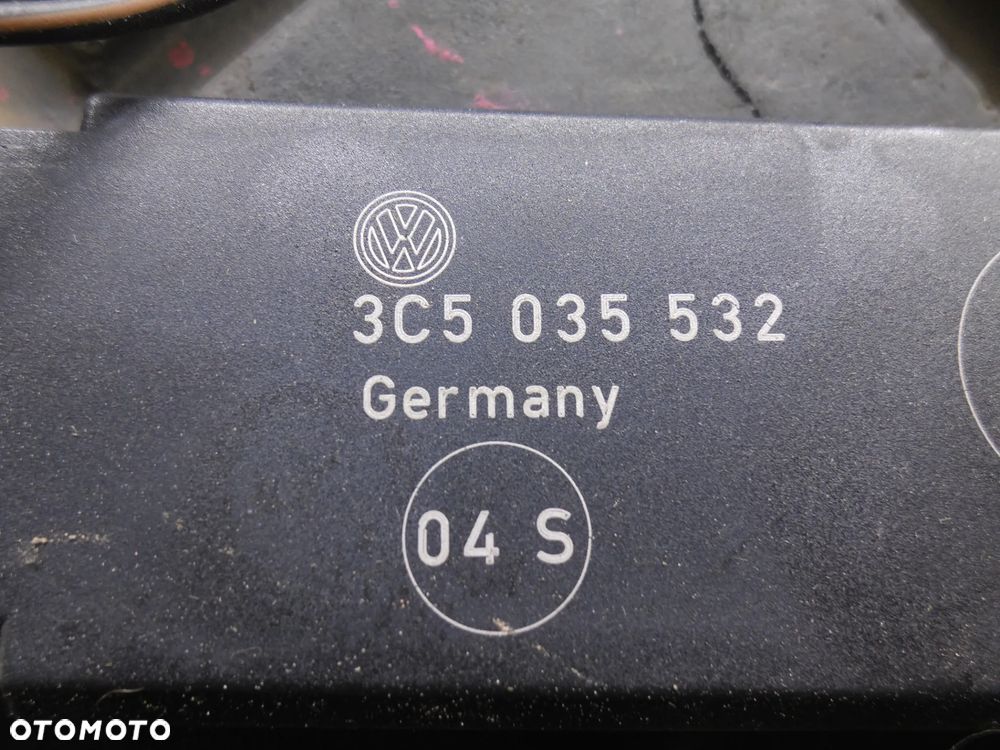 Moduł Sterownik wzmacniacz antenowy anteny VW Passat B6 sedan 3C5035532 POSIADAM 4 SZT - 4