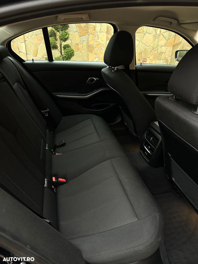 BMW Seria 3 318i AT - 16
