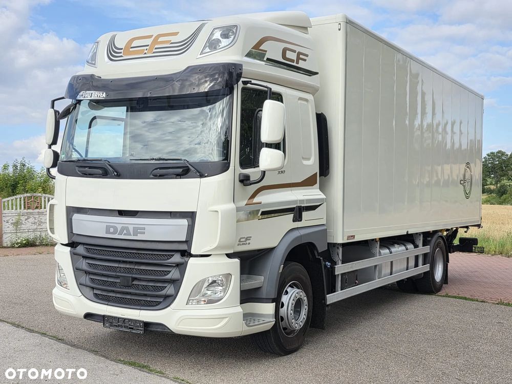 DAF CF 330 / 10.2017 / KONTENER MEBLOWY / IZOTERMA / WINDA / 18 PALET / E6 / NISKI PRZEBIEG / Z NIEMIEC / JAK NOWY / DUŻY SILNIK  10 837cm3// - 12