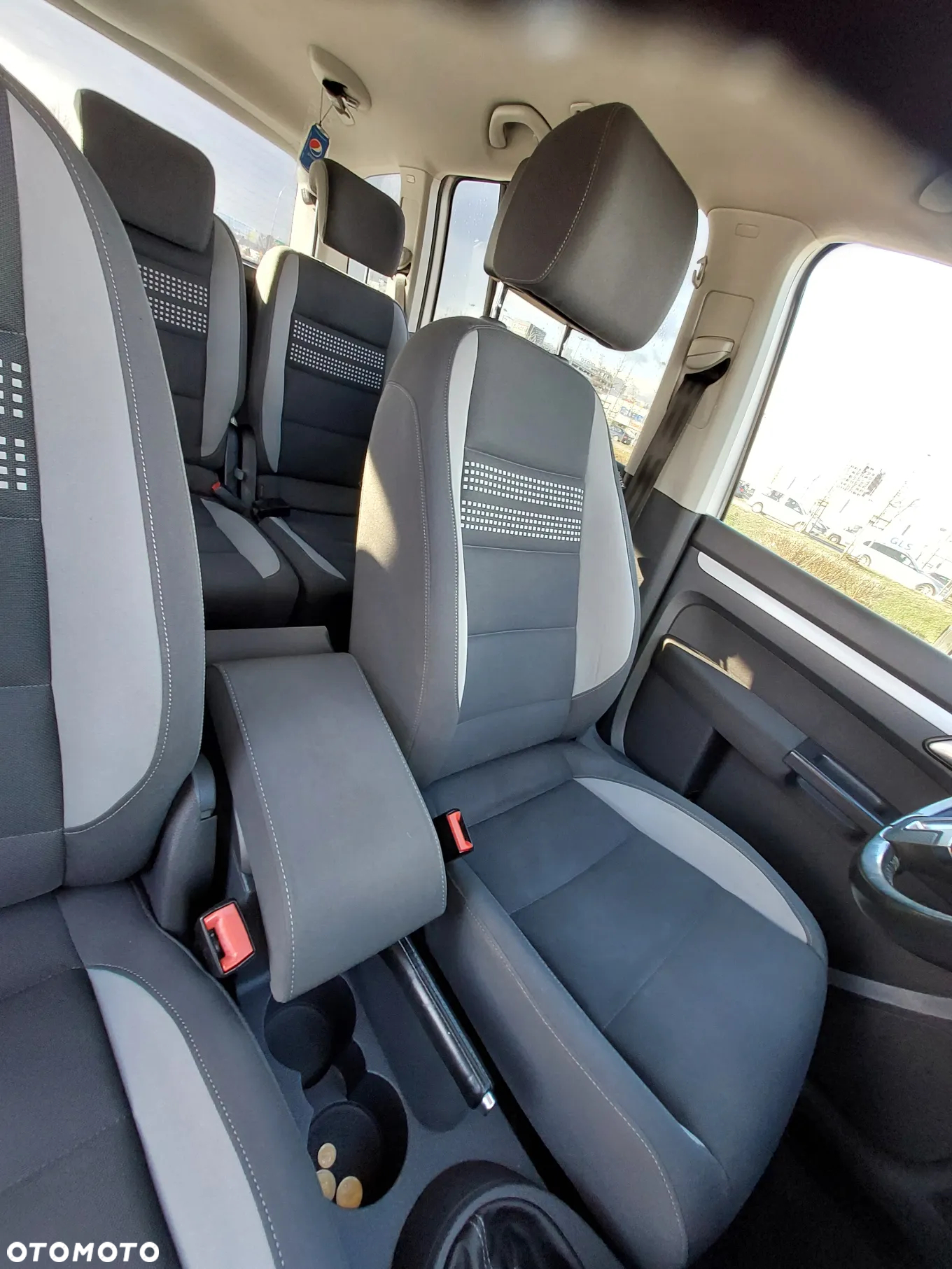 Volkswagen Touran 1.6 TDI DPF BlueMot Comfortline - 19