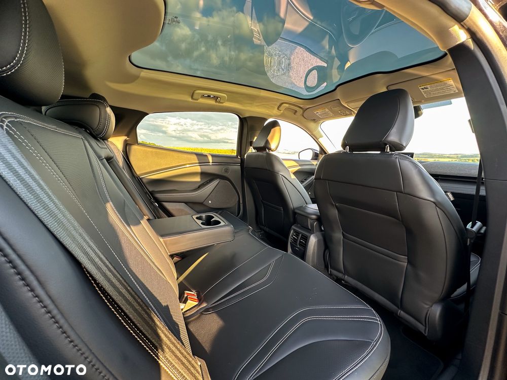 Ford Mustang Mach-E PREMIUM - 11