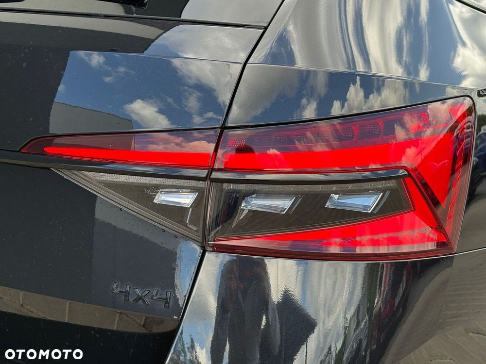 Skoda Superb 2.0 TSI 4x4 Sportline DSG - 21