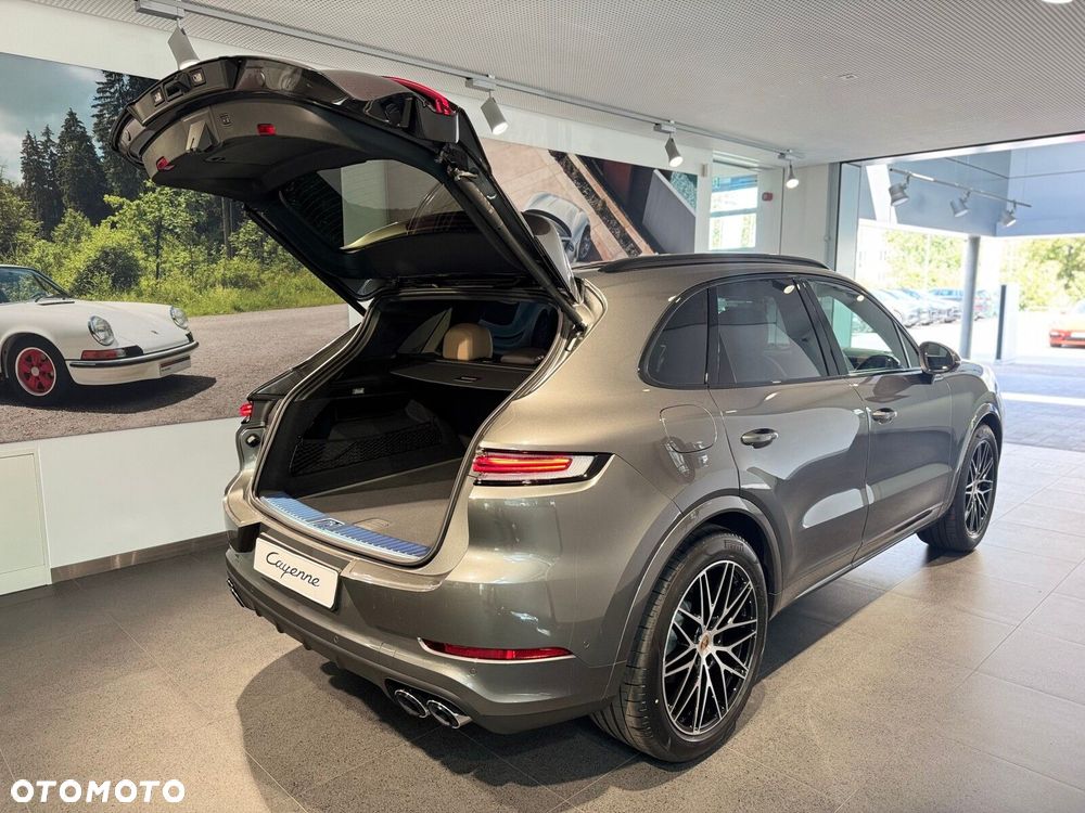 Porsche Cayenne - 9