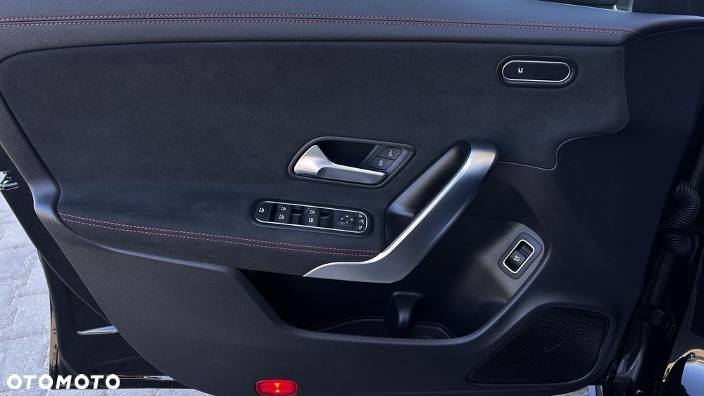 Mercedes-Benz CLA - 10