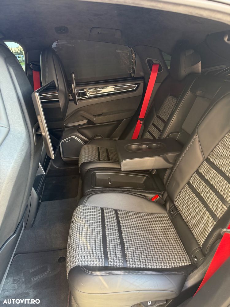 Porsche Cayenne - 16