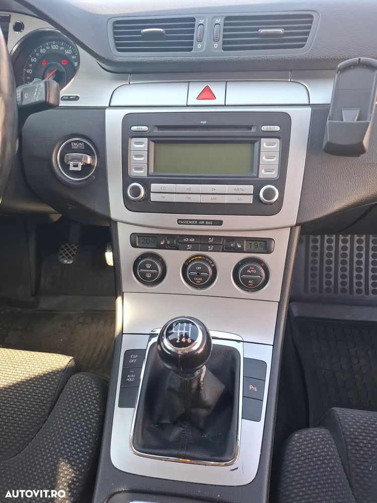 Volkswagen Passat - 11