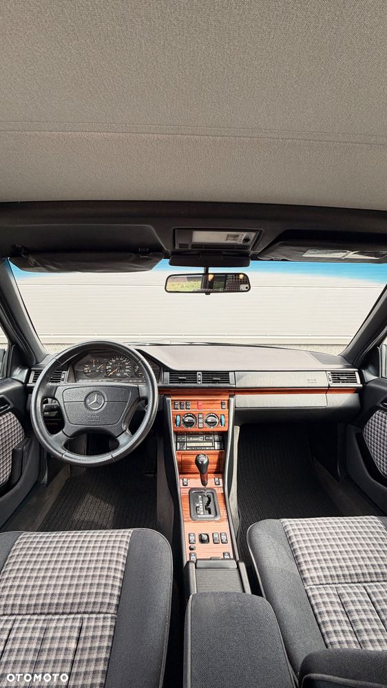 Mercedes-Benz W124 (1984-1993) - 18