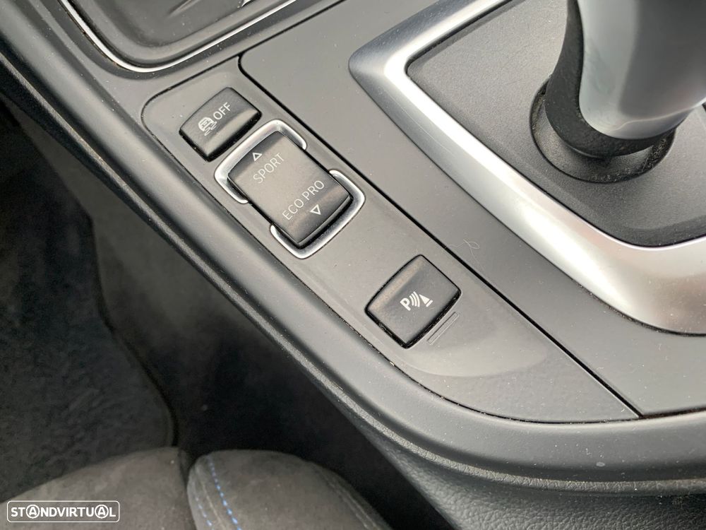 BMW 320 d Auto Pack M - 33