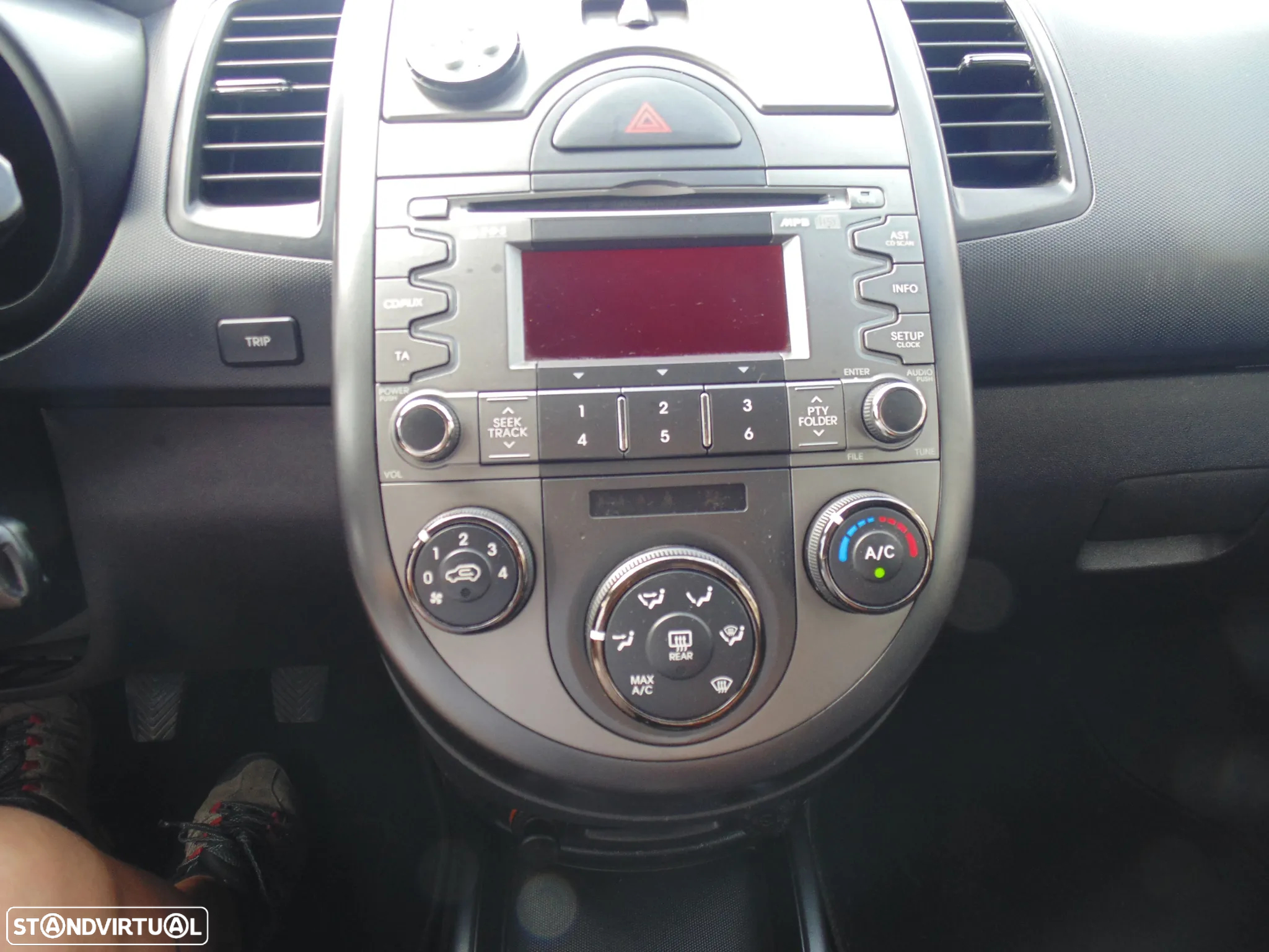 Kia Soul 1.6 CRDi TX - 25