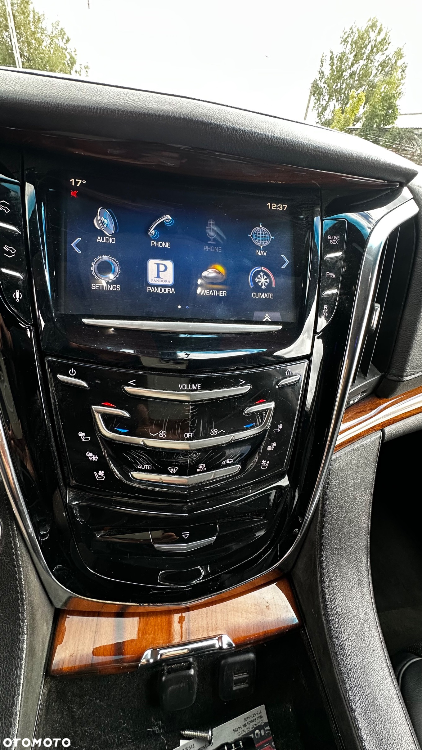Cadillac Escalade 6.2 V8 ESV Platinum - 13