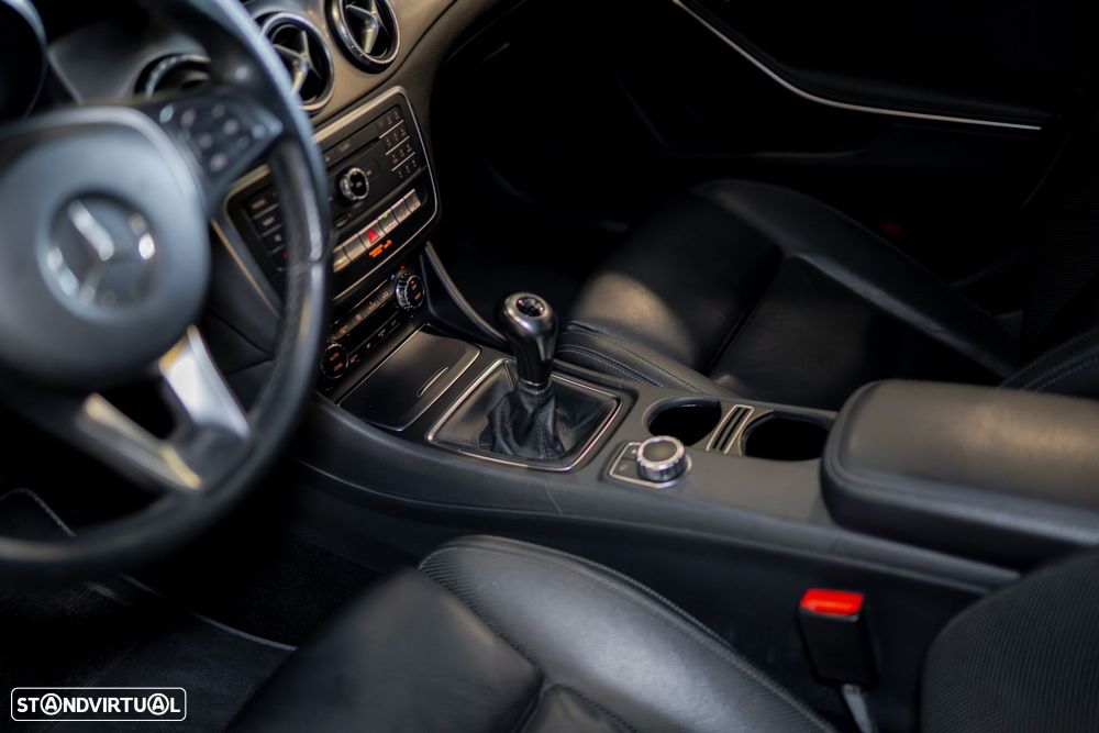 Mercedes-Benz CLA 200 d Shooting Brake Urban - 16