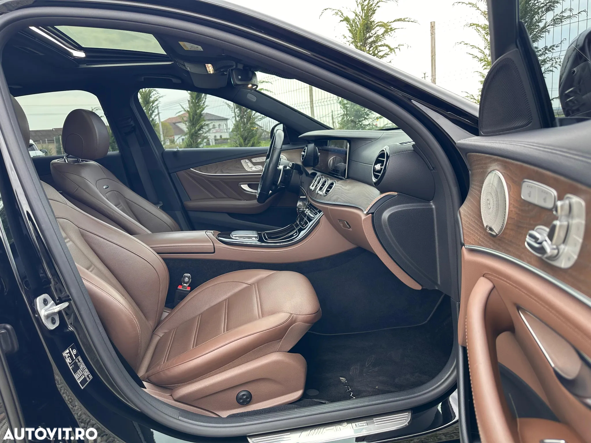 Mercedes-Benz E AMG 53 4Matic+ T AMG Speedshift TCT-9G - 9