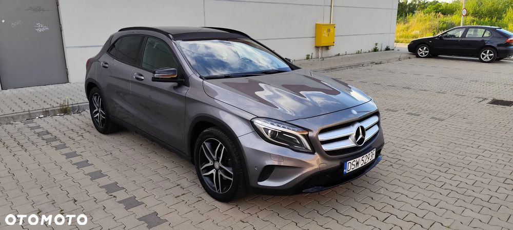 Mercedes-Benz GLA - 9