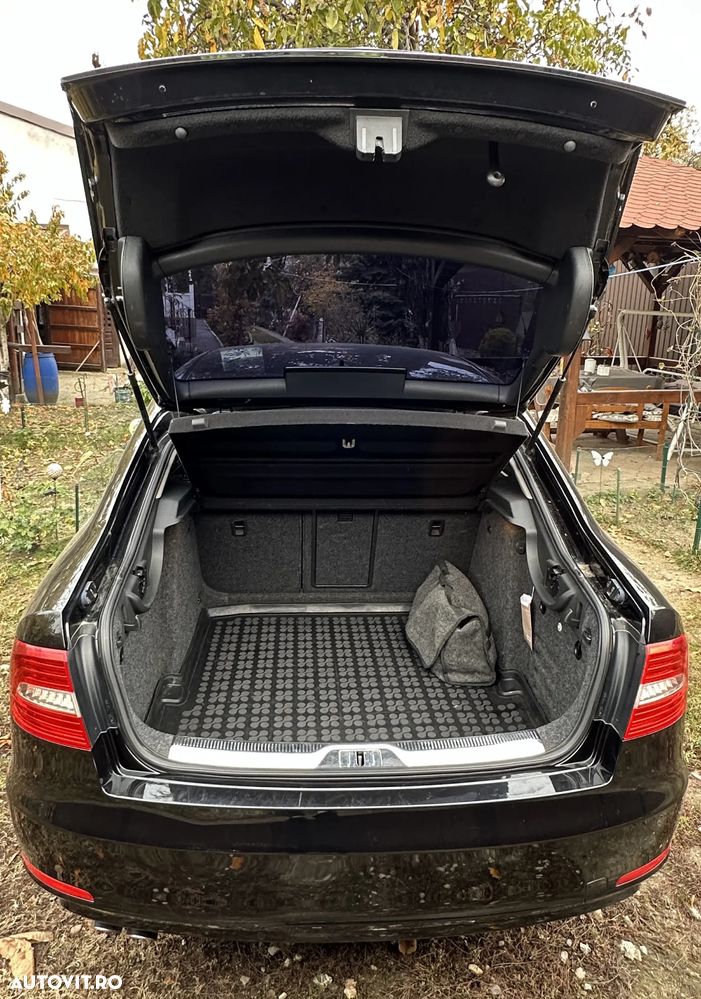Skoda Superb 2.0 TDI Elegance - 9