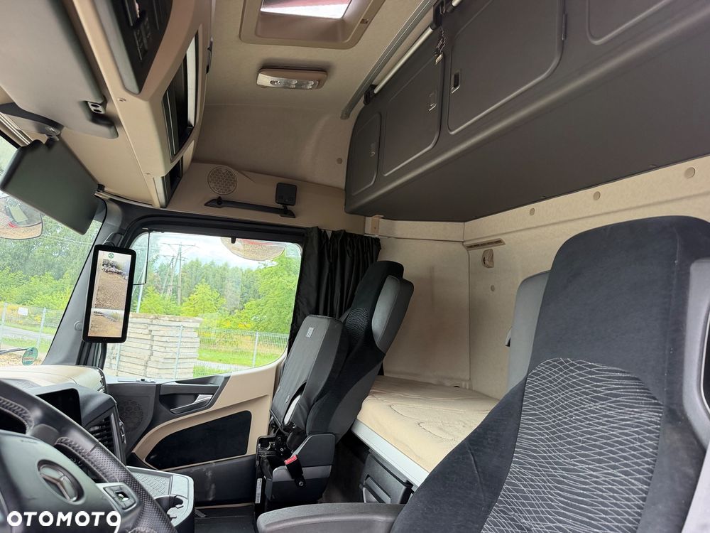 Mercedes-Benz Actros - 9