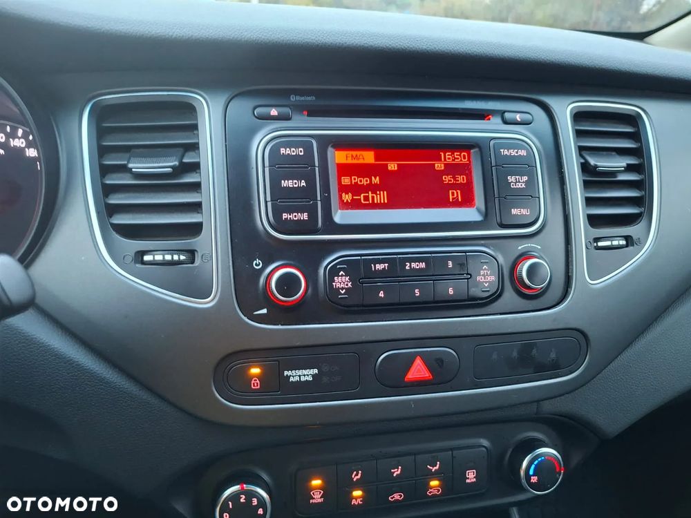Kia Carens 1.6 GDI Attract - 4