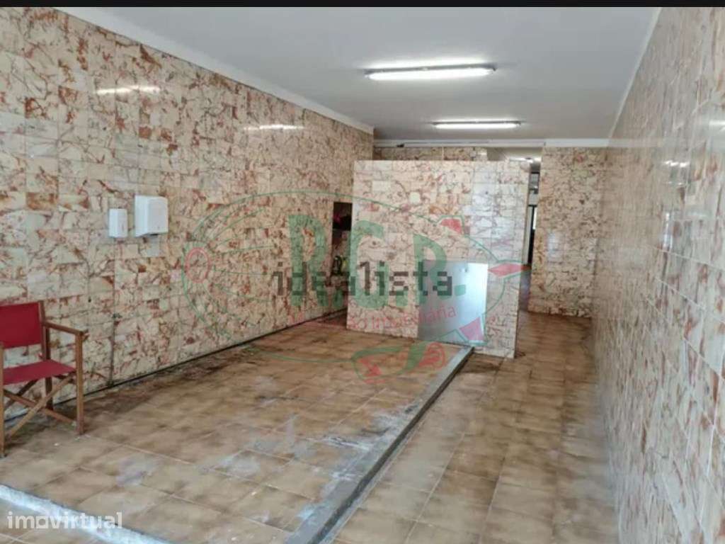 Espaço Comercial (103m2) - Junto à Câmara - Grande imagem: 4/13