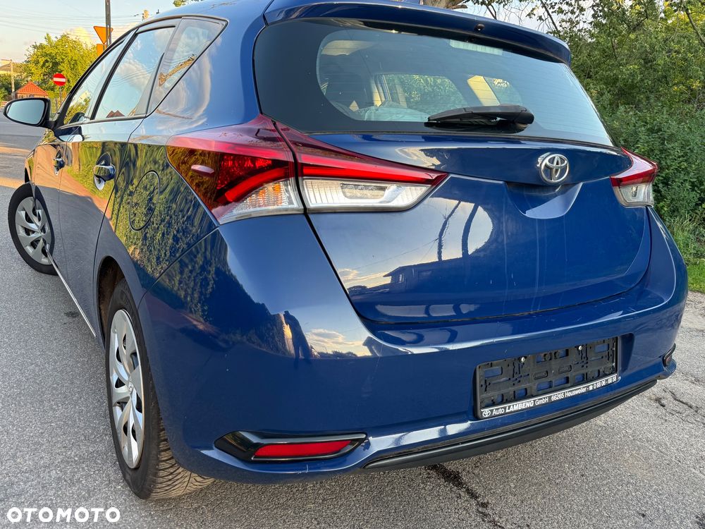 Toyota Auris 1.33 Dual-VVT-i Design Edition - 5