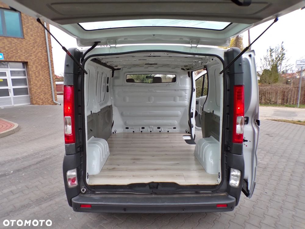 Renault TRAFIC - 24